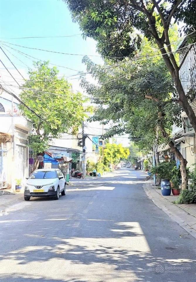 Chốt nhanh 140m2  ngang 5m , hơn 11 tỷ  đg 10m vỉa hè cây xanh 185 phước long b q9