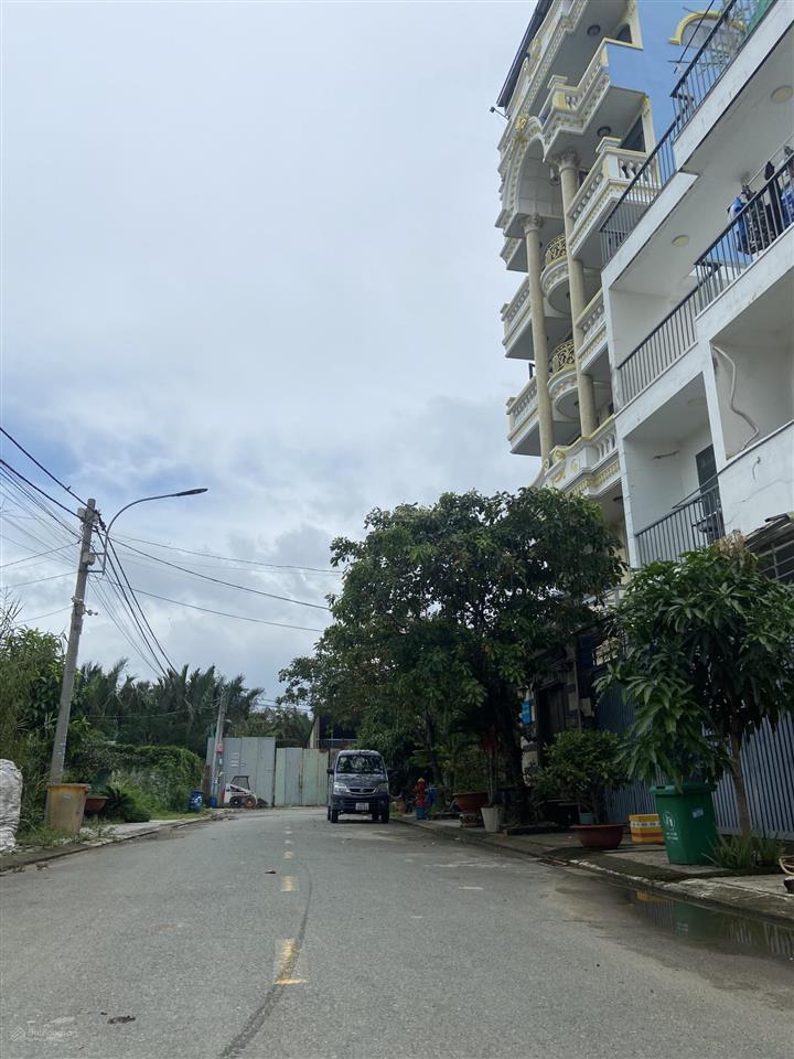 Vị trí siêu đẹp  đất 95m2 (7.3x13m) 6.7 tỷ đg 10 m vỉa hè, bưng ông thoàn phú hữu, q9 gần global