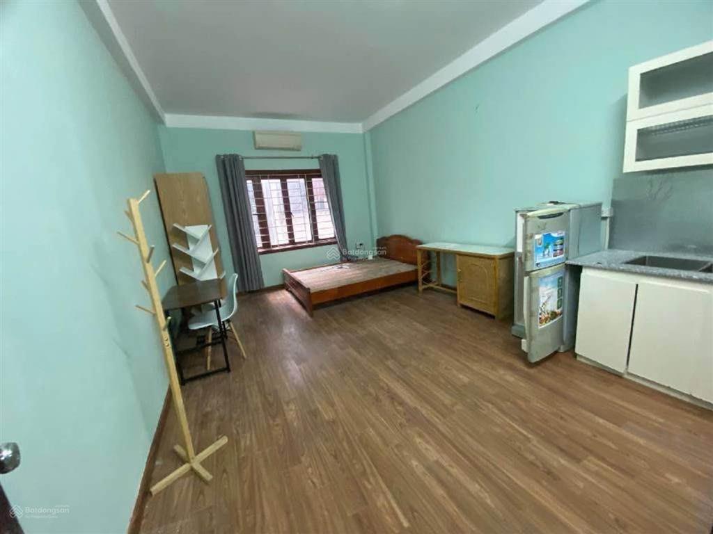 Triều khúc 35m2 6 tầng hai thoáng trước sau
vài bước chân ra phố nguyễn trãi nhà dân xây chắc chắn