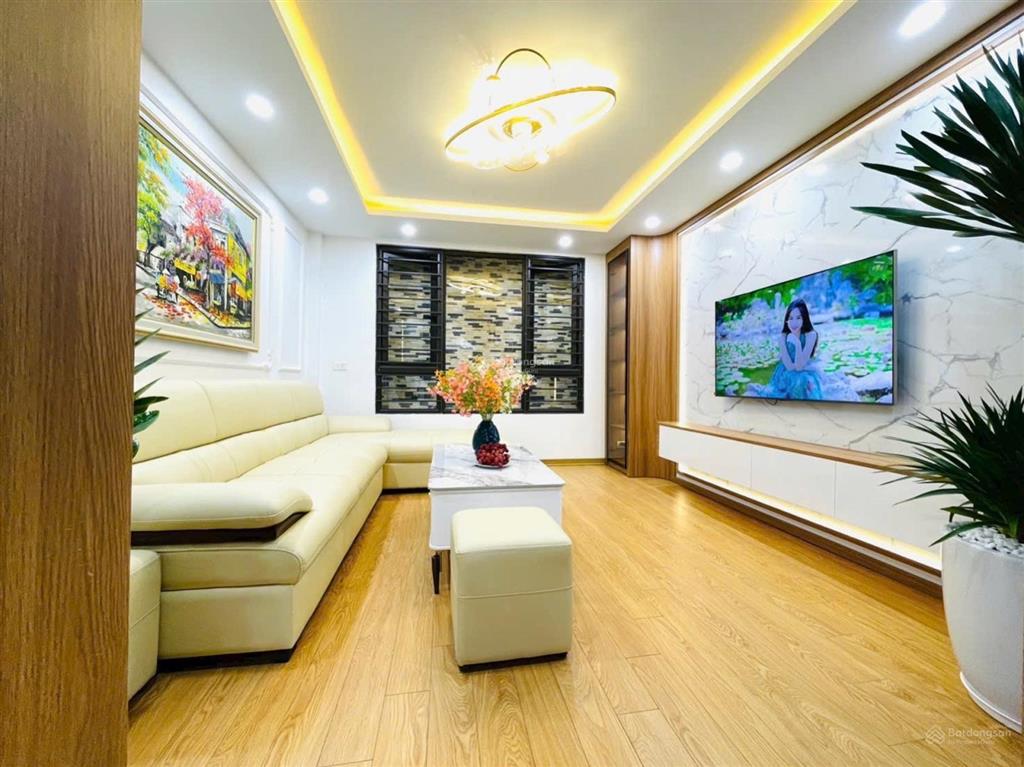 Ngõ 29 khương hạ 38 m 5 tầng hơn 9 tỷ
ô tô đỗ cổng nhà 4 phòng ngủ đủ công năng