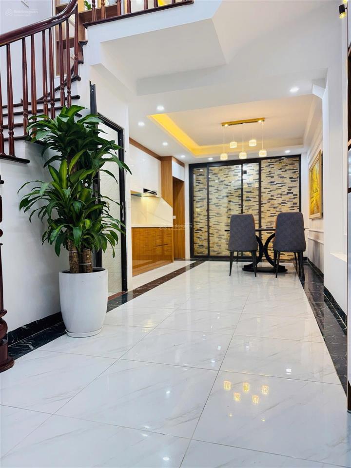 Ngõ 29 khương hạ 38 m 5 tầng hơn 9 tỷ
ô tô đỗ cổng nhà 4 phòng ngủ đủ công năng