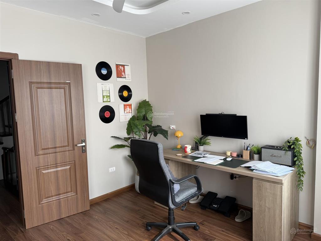 Nhà phan đình giót 7 tầng thang máy mặt tiền 6,7m dtsd 50m2 nhà chính chủ dân xây chắc chắn