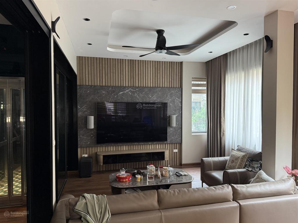 Nhà phan đình giót 7 tầng thang máy mặt tiền 6,7m dtsd 50m2 nhà chính chủ dân xây chắc chắn