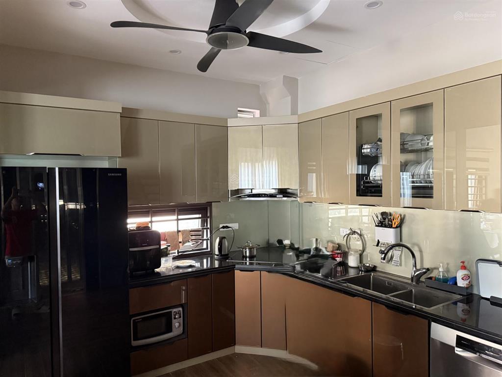 Nhà phan đình giót 7 tầng thang máy mặt tiền 6,7m dtsd 50m2 nhà chính chủ dân xây chắc chắn