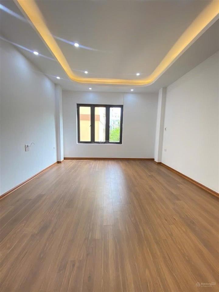 Quanh thanh xuân đố anh chị em kiếm được căn thứ 2 nhà 6 tầng thang máy 32m2 mà chỉ nhỉnh 8tỷ
