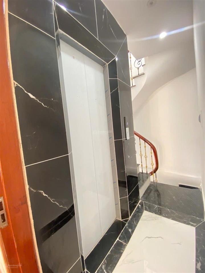 Quanh thanh xuân đố anh chị em kiếm được căn thứ 2 nhà 6 tầng thang máy 32m2 mà chỉ nhỉnh 8tỷ