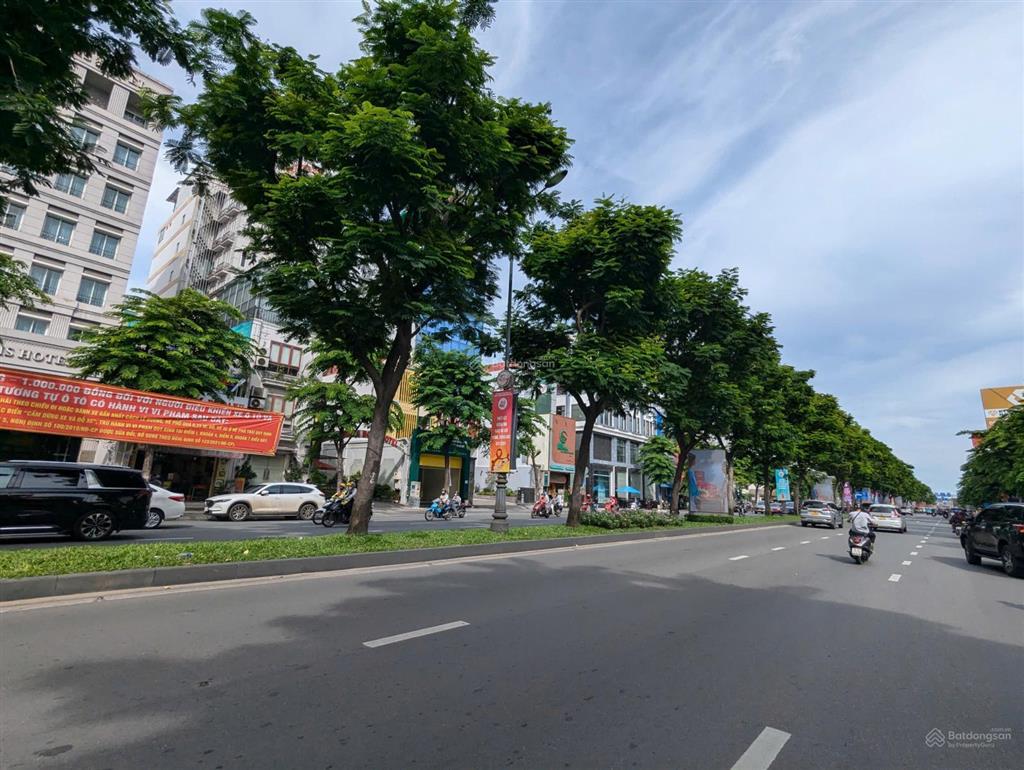 Siêu phẩm độc bản 1.010m² mặt tiền cộng hòa. giá giảm thêm 130 tỷ  một building khủng tương lai