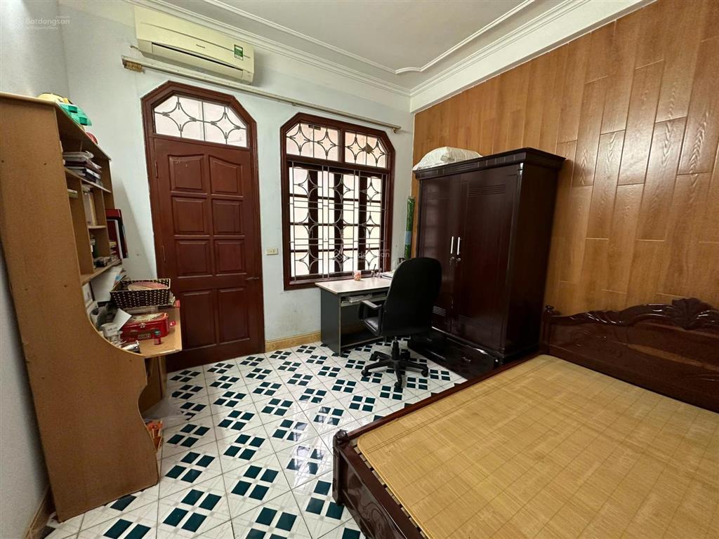 Cho hộ gia đình thuê nhà riêng ngõ 18, khương hạ, 4 tầng x 50m2, nội thất cơ bản, 12 tr/tháng (mtg)