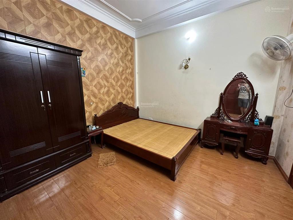 Cho hộ gia đình thuê nhà riêng ngõ 18, khương hạ, 4 tầng x 50m2, nội thất cơ bản, 12 tr/tháng (mtg)