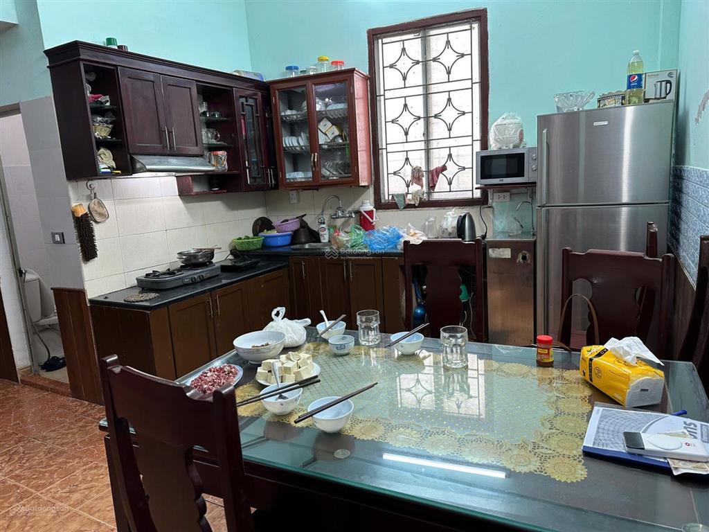 Cho hộ gia đình thuê nhà riêng ngõ 18, khương hạ, 4 tầng x 50m2, nội thất cơ bản, 12 tr/tháng (mtg)