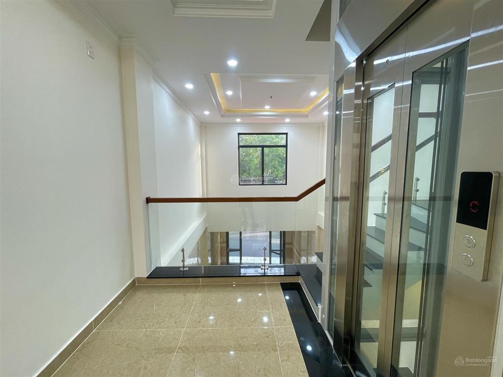 Nguyên căn mới 1 trệt 5 lầu view sông sát vạn phúc city  đường 10m  khu đồng bộ, có thang máy
