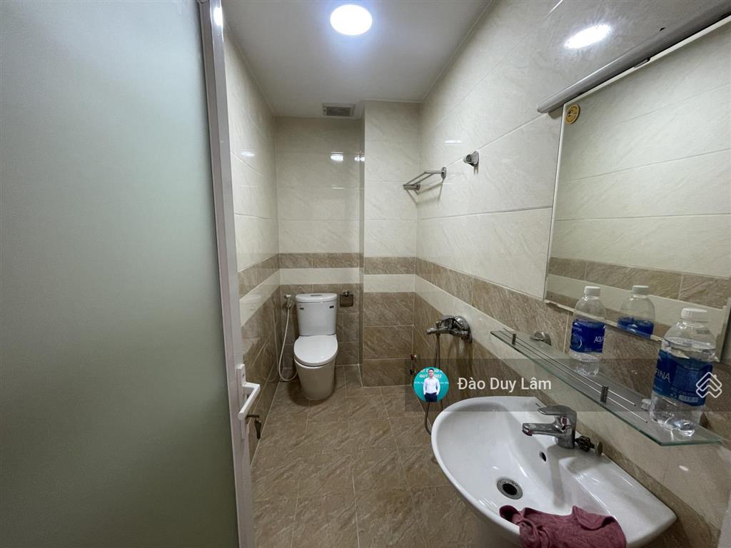 Nhà 3 tầng hẻm ô tô  sát mặt tiền quốc lộ 13  4x16m có sân đậu ô tô  4 phòng, 4wc