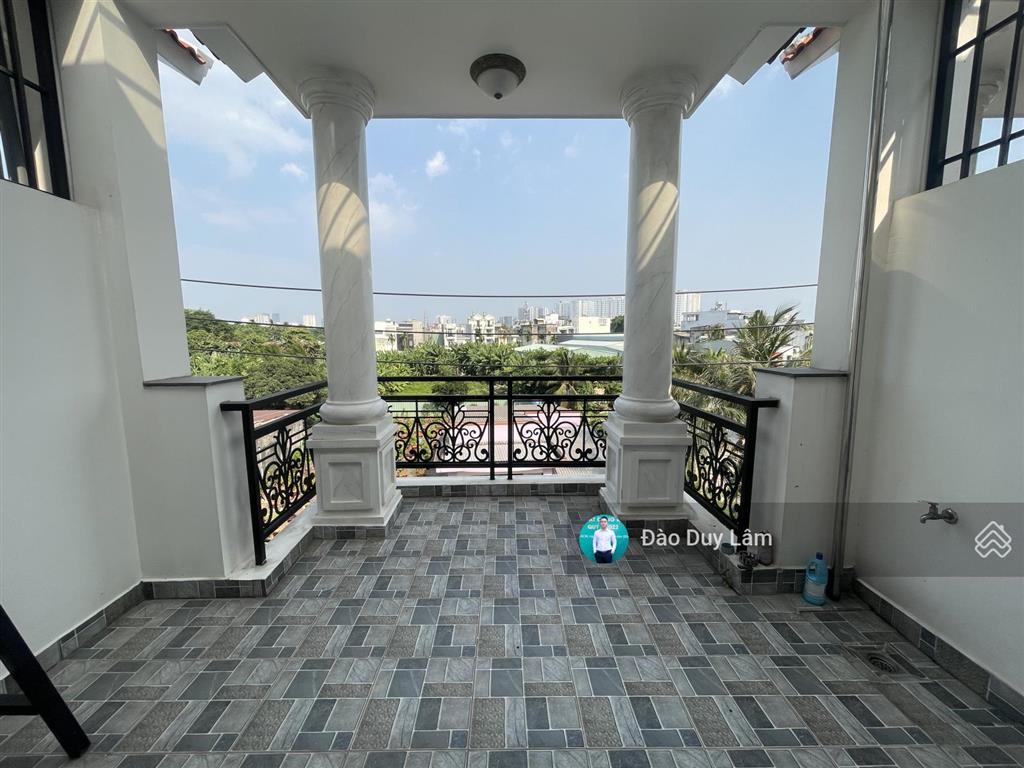 Nhà 3 tầng hẻm ô tô  sát mặt tiền quốc lộ 13  4x16m có sân đậu ô tô  4 phòng, 4wc