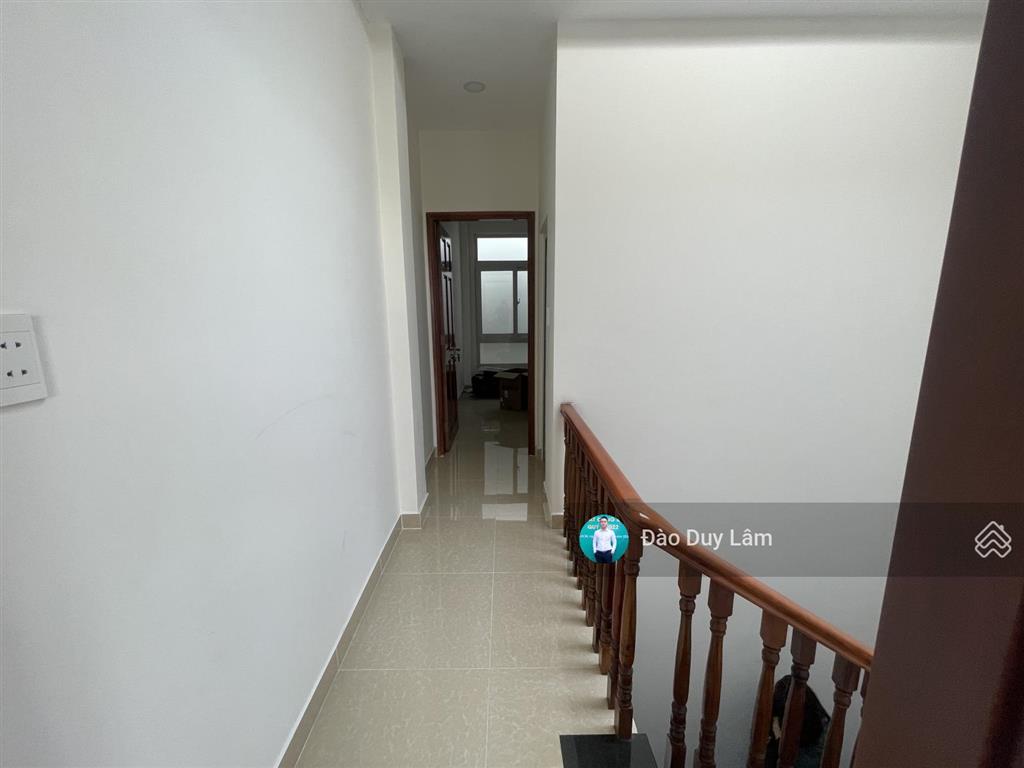 Nhà 3 tầng hẻm ô tô  sát mặt tiền quốc lộ 13  4x16m có sân đậu ô tô  4 phòng, 4wc