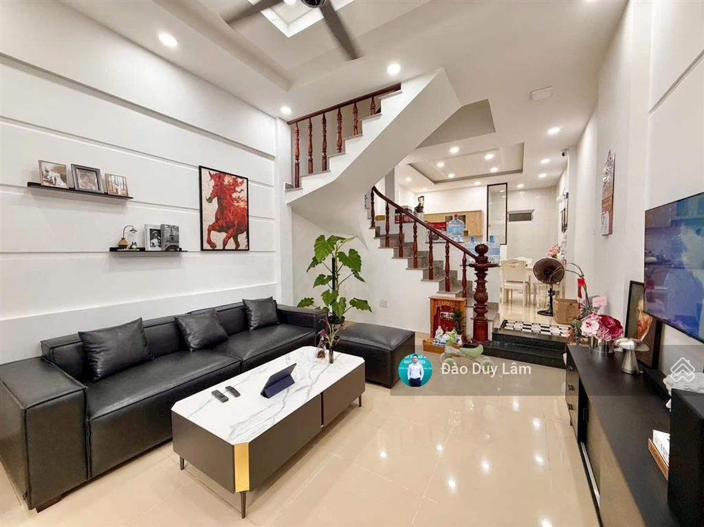 Nhà đẹp 3 tầng full nội thất  khu đồng bộ ngay uỷ ban phường hiệp bình  chợ hiệp bình phước