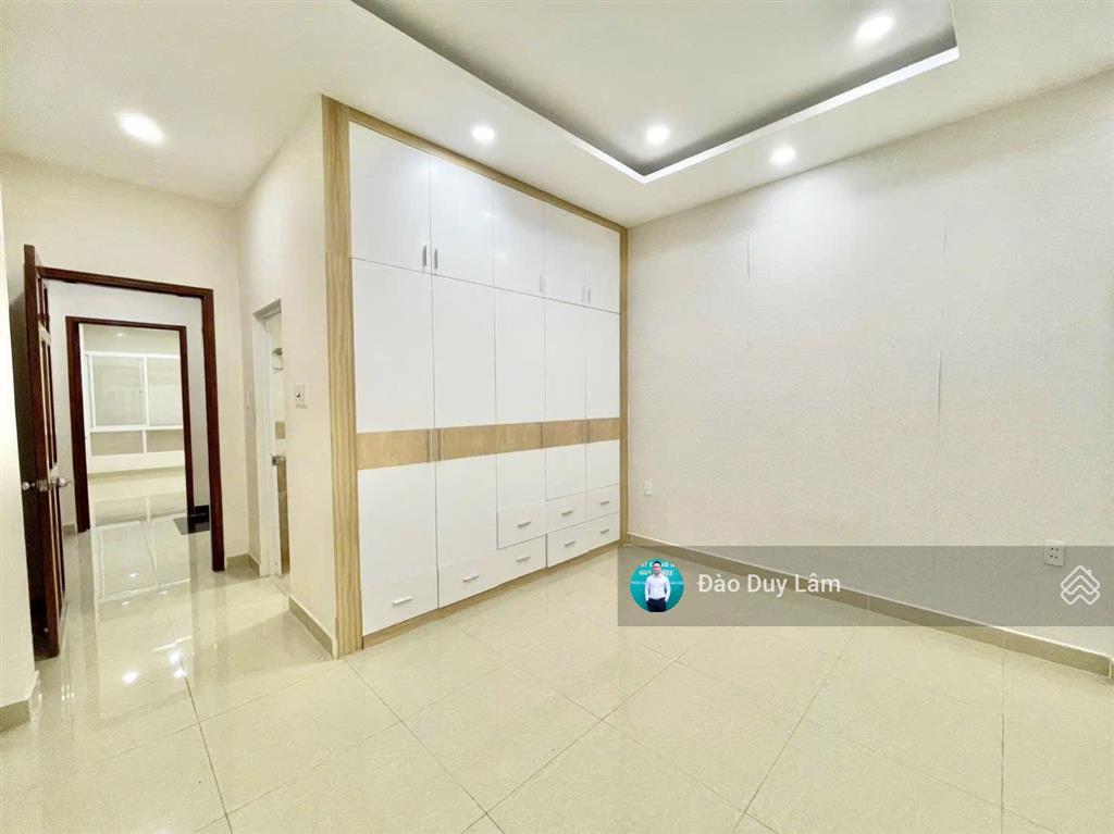 Nguyên căn 4 tầng trong khu đồng bộ cực đẹp đối diện vạn phúc  ô tô đậu trong nhà   0901 469 ***