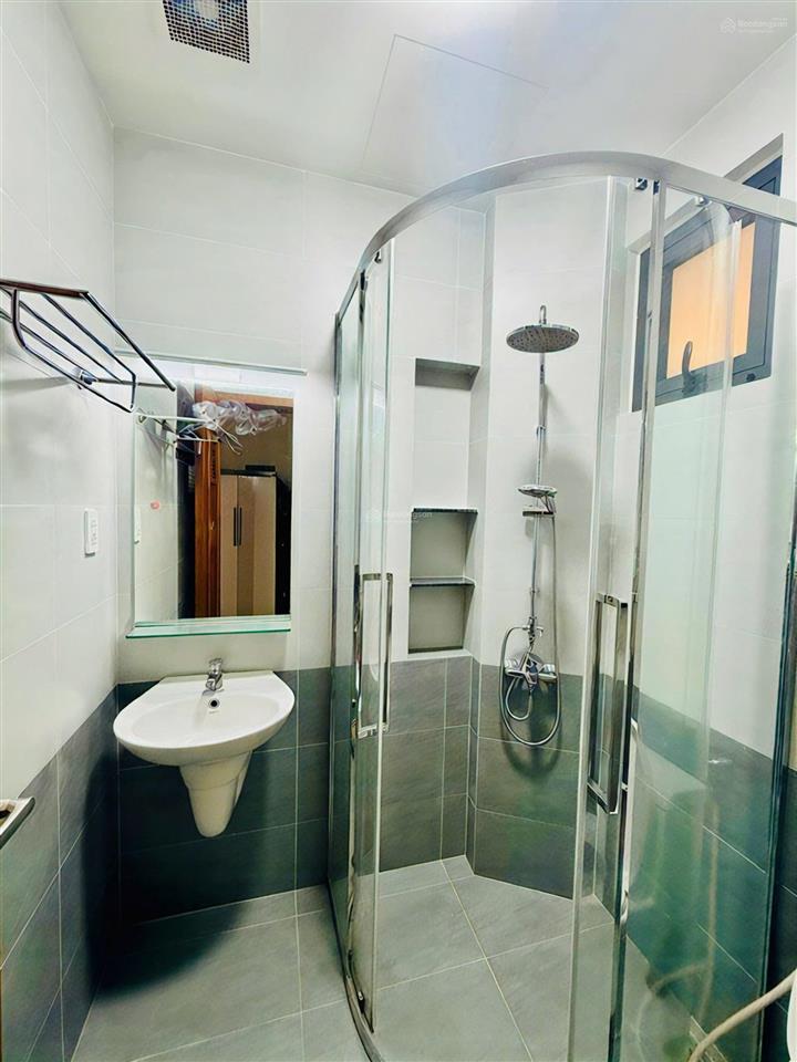 Nguyên căn 4 tầng mới 100% đường xe tải sát vạn phúc  5 pn, 6 wc phù hợp làm văn phòng, kinh doanh