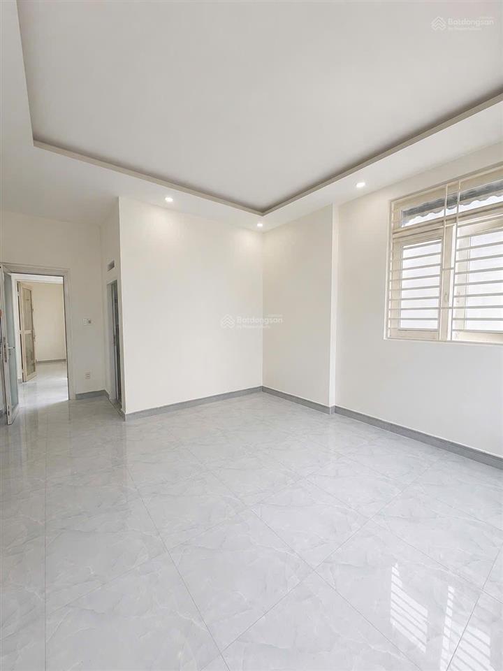 Nguyên căn 4 tầng d27 phạm văn đồng  khu vip bên sông giga mall  84m2 (sd320m2) giá 18tr/tháng