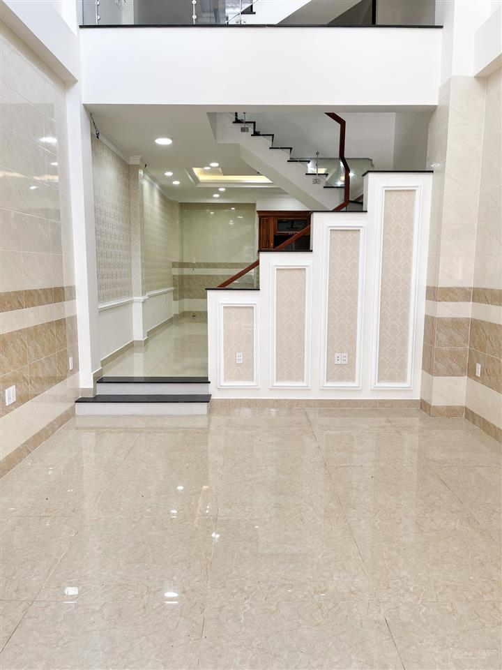 Nguyên căn đồng bộ 4 tầng  khu đồng bộ, đường rộng ô tô vào tận nhà, sát mặt tiền quốc lộ 13