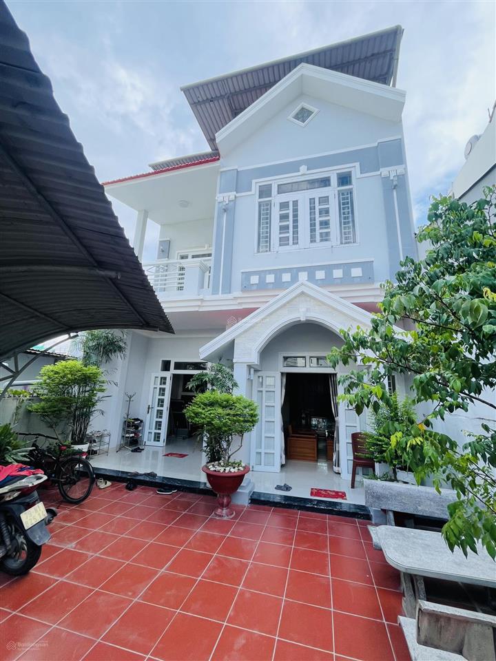 Bán nhà 2 tầng 3 mặt thoáng ngọc hiệp, cách 23/10 chỉ 80m gần siêu thị go nha trang. dt 164m2