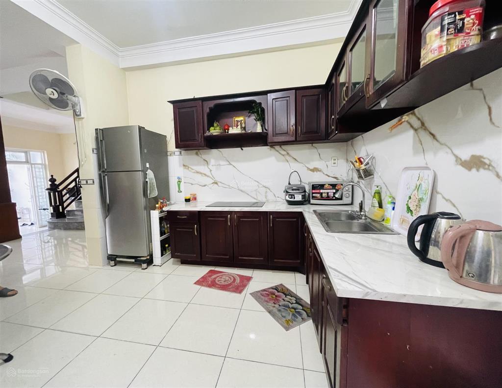 Bán nhà 2 tầng 3 mặt thoáng ngọc hiệp, cách 23/10 chỉ 80m gần siêu thị go nha trang. dt 164m2