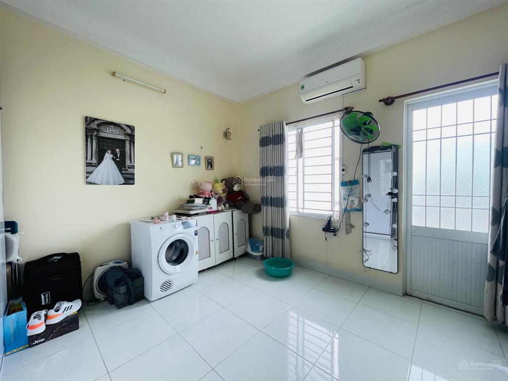 Bán nhà 2 tầng 3 mặt thoáng ngọc hiệp, cách 23/10 chỉ 80m gần siêu thị go nha trang. dt 164m2