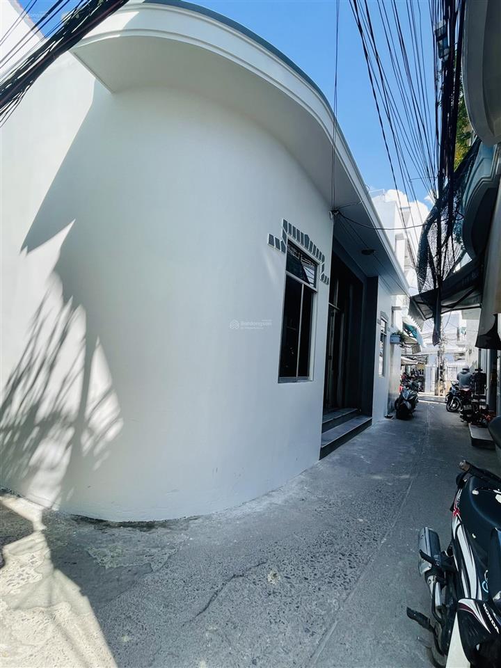 Bán nhà 2 mặt tiền hẻm đường 2/4, cách champa island 200m. dt 78m2 chỉ 2,95 tỷ