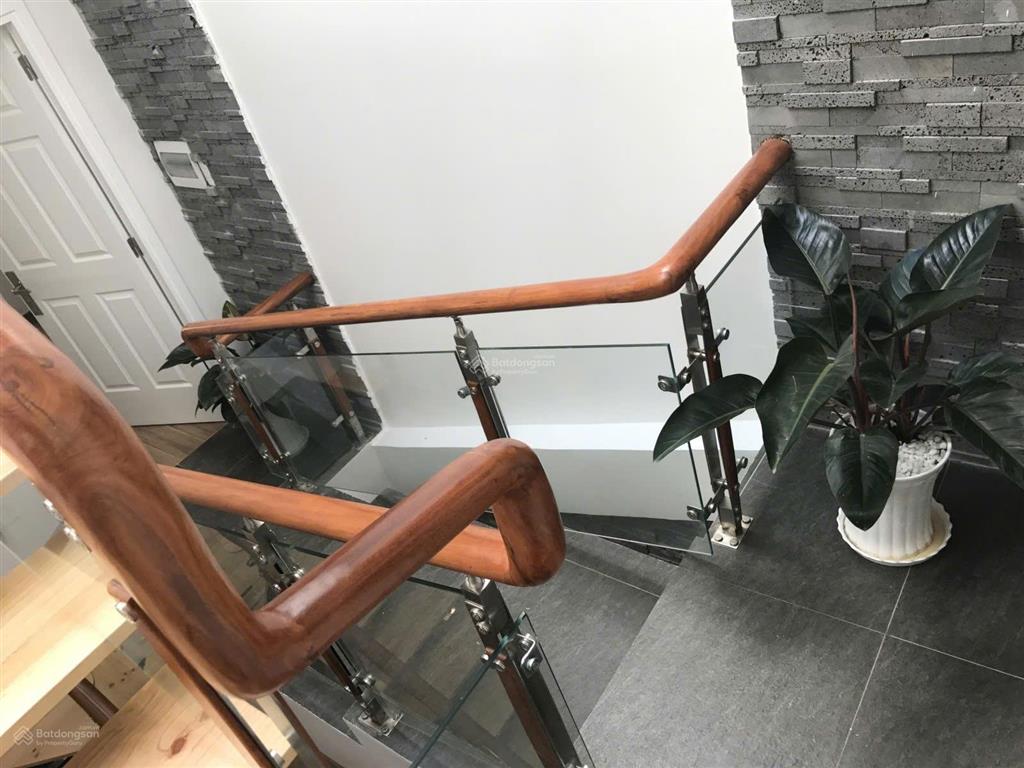 Giảm 3 tỷ bán gấp nhà 1 trệt 2 lầu 65m2 cao thắng  hẻm xe tải 8m chỉ 11 tỷ