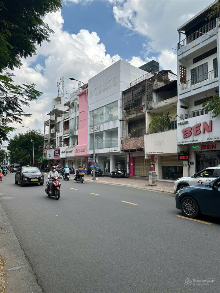 Hot cho thuê mặt bằng lê văn sỹ, quận 3 4.5x16=70m2  giá chỉ 32tr/th
