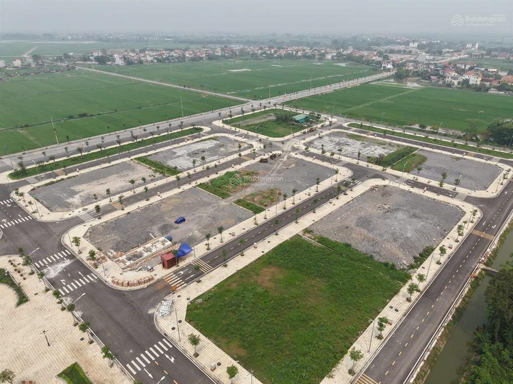 Kđt quế em còn lô hướng nam 2,635 tỷ 0933 831 ***