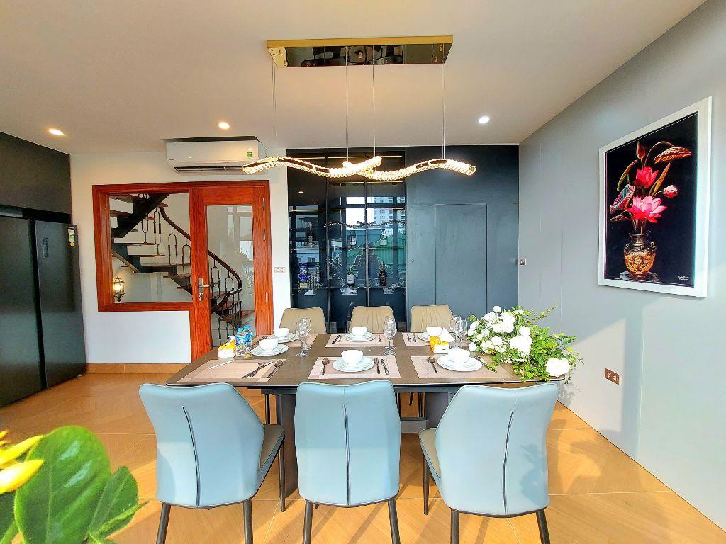 B.á.n Nh.à Phố B.ạch Mai DT 48m2x6T thang máy - full nội thất- cách phố 20m ở luôn 