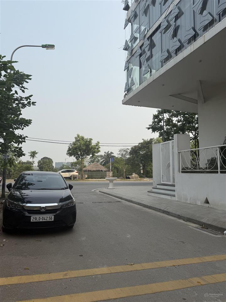 Bán toà văn phòng mặt phố lâm hạ  hồng tiến, quận long biên. vị trí vàng.  0905 568 ***