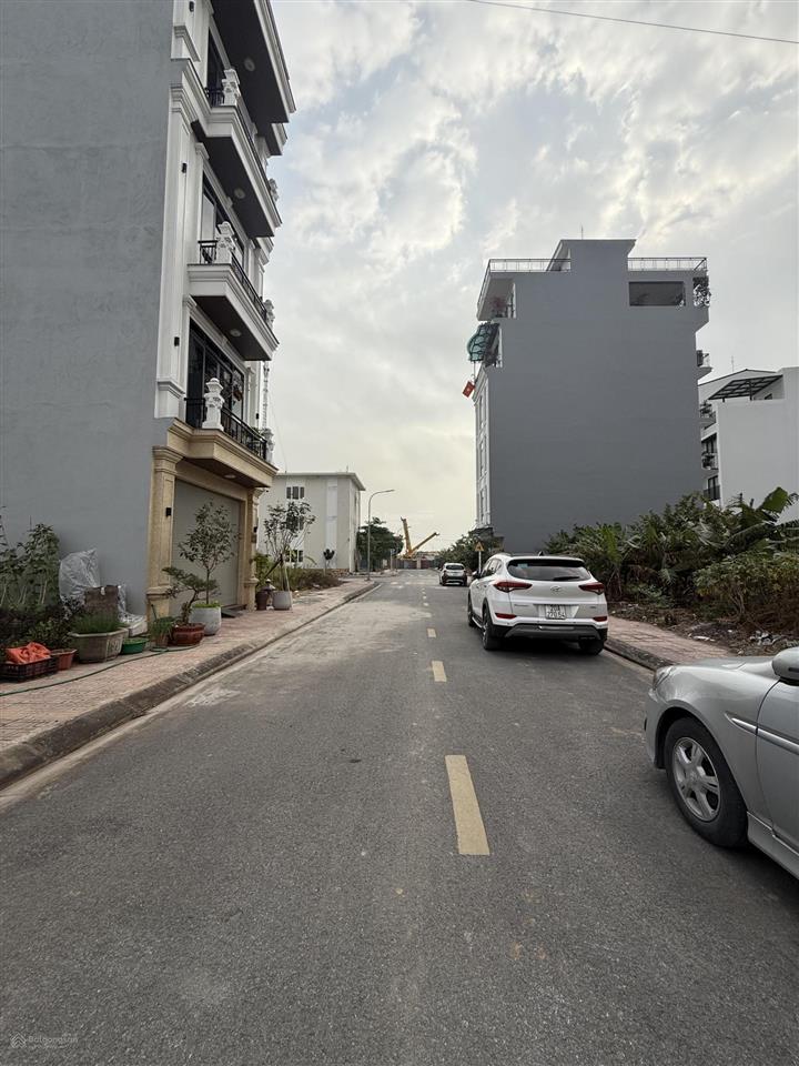 Bán lô đất đấu giá cự khối, long biên. vị trí rất đẹp, view hồ 30ha. giá đầu tư.  0905 568 ***