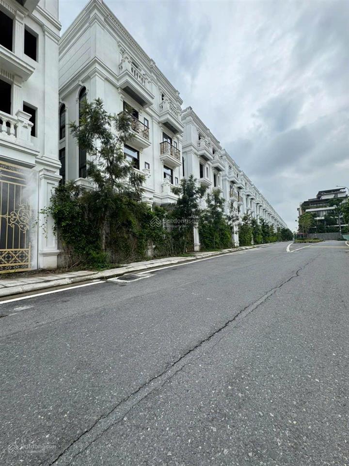 Bán lô đất biệt thự gần him lam long biên dt 400m2 mt 12m. sổ vuông vắn. giá chỉ 228tr/m2.