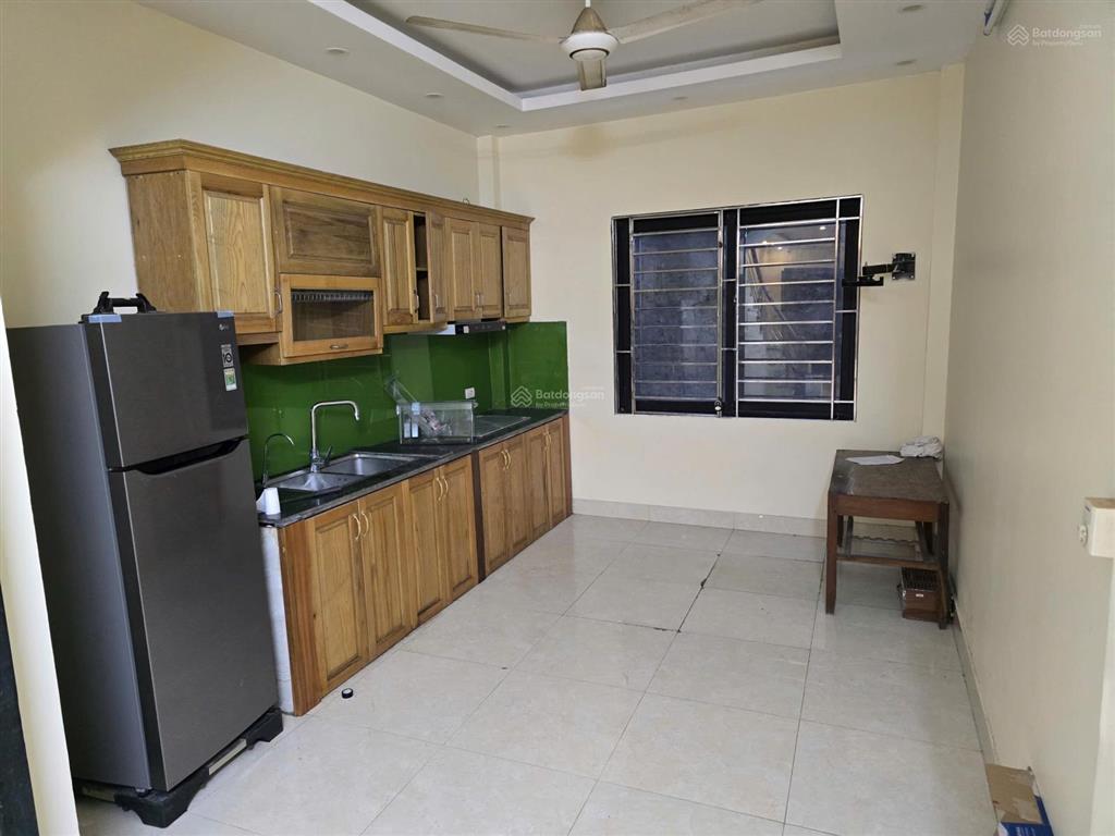 Cho thuê nhà tại số 5 ngách 2 ngõ 493, trương định, tân mai 0941 831 ***