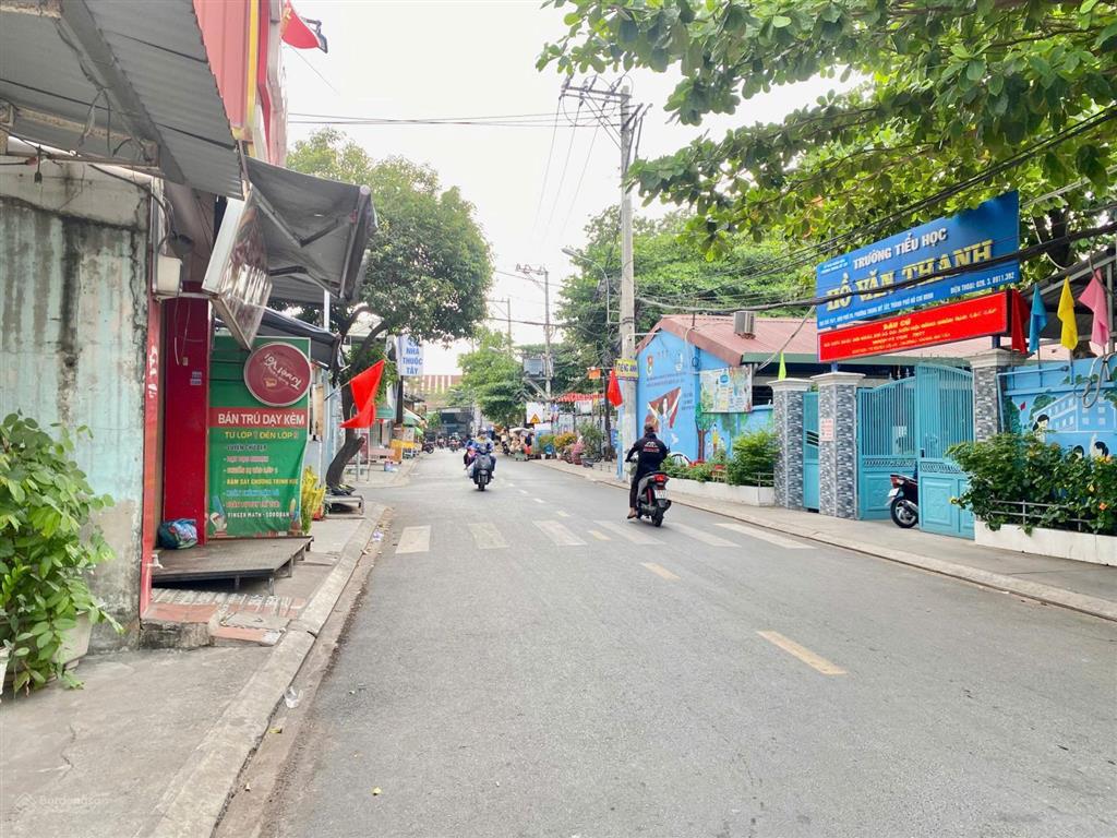 Căn góc 2 mặt tiền, đối diện trường tiểu học hồ văn thanh, đường tch 36  dt 5x20m giá 6,7 tỷ