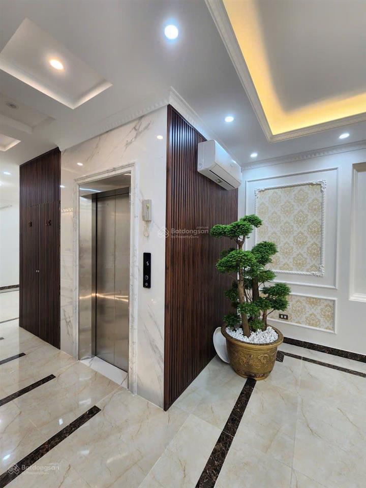 Bán tòa nhà chdv 7 tầng thang máy 11 phòng, liễu giai, ba đình doanh tiền 650tr/năm