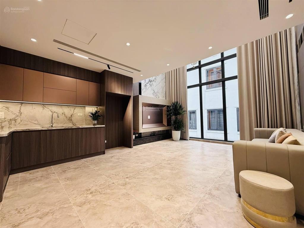 Bán nhà 6 tầng thang máy phố văn cao dt 60m2 mặt tiền 5m, ô tô vào nhà, nhà mới