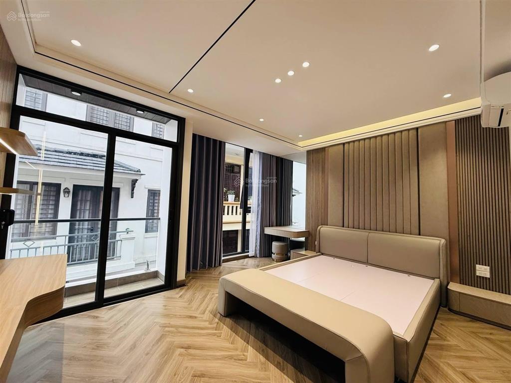 Bán nhà 6 tầng thang máy phố văn cao dt 60m2 mặt tiền 5m, ô tô vào nhà, nhà mới
