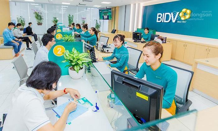 Bán tòa nhà văn phòng mặt phố dt 160m2 xây 9 tầng có hầm, đầy đủ pccc