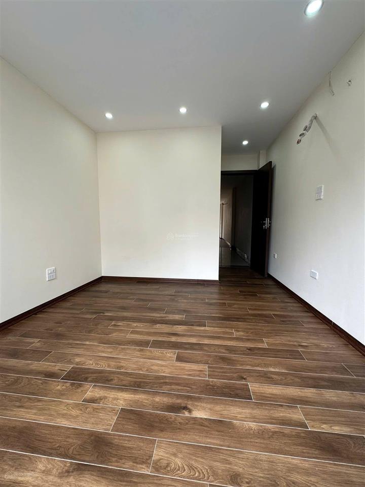 Bán nhà thụy khuê cách hồ tây 100m, nhà mới 6 tầng thang máy dt 60m2 lô góc, cách ô tô 5m