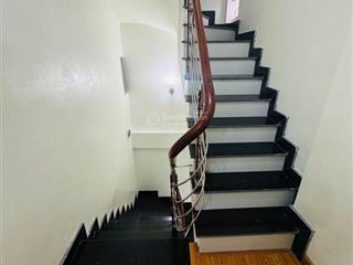 Bán căn nhà mặt ngõ phố đê la thành, vị trí kinh doanh đẹp