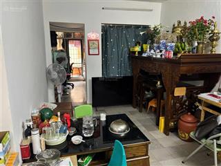 Bán căn nhà tập thể tầng 3 khu thành công, vị trí đẹp