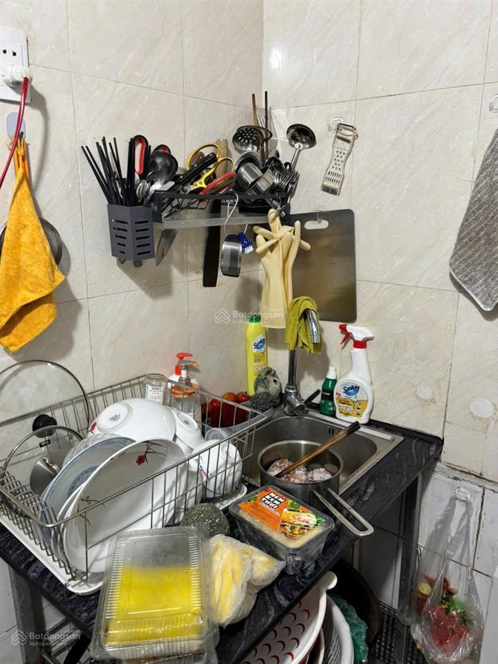 Bán căn nhà tập thể tầng 3 khu thành công, vị trí đẹp