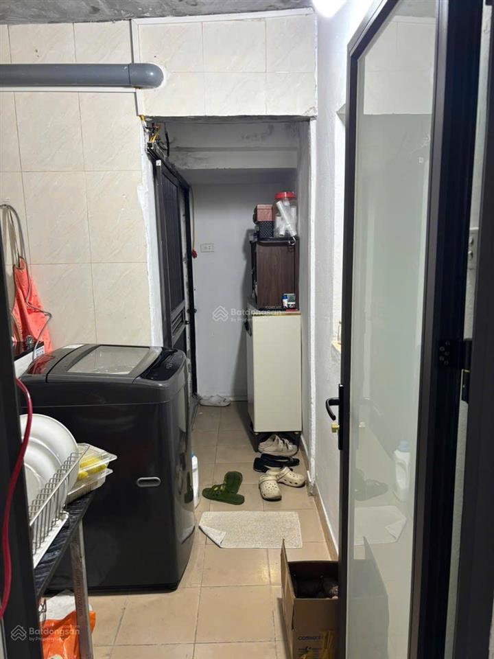 Bán căn nhà tập thể tầng 3 khu thành công, vị trí đẹp