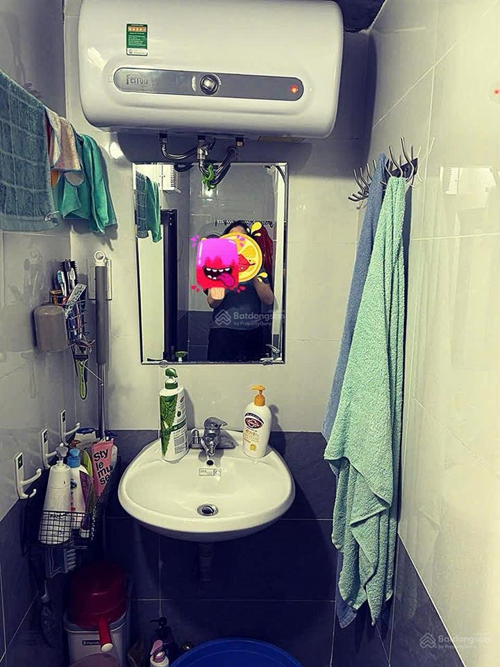 Bán căn nhà tập thể tầng 3 khu thành công, vị trí đẹp