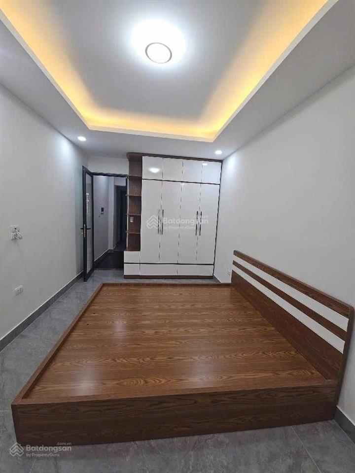 Bán căn tập thể ngõ phố nguyên hồng , nam thành công , vị trí đẹp ,ô tô vào