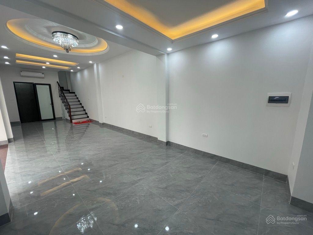 Bán căn tập thể ngõ phố nguyên hồng , nam thành công , vị trí đẹp ,ô tô vào