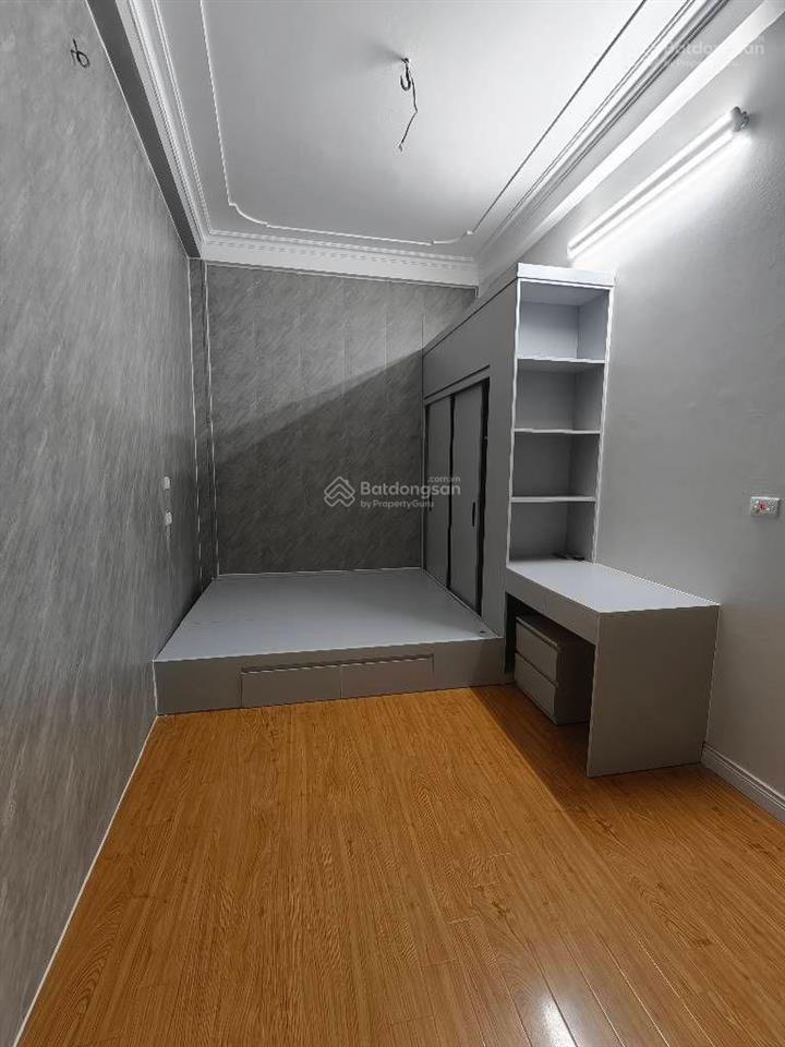 Bán căn nhà cấp 4 ngõ phố lạc long quân, kinh doanh nhỏ đẹp