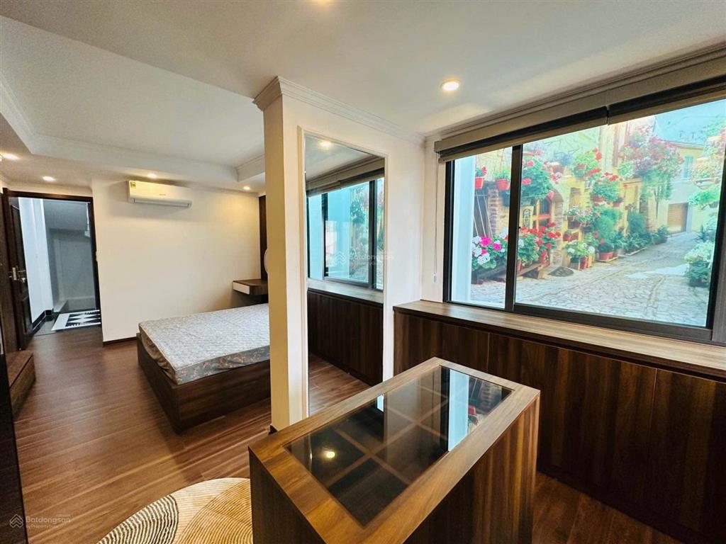 Nàng thơ ngọc khánh siêu đẹp, khách mua ở luôn